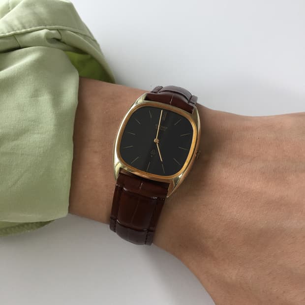 70s seiko chariot black dial gold quartz