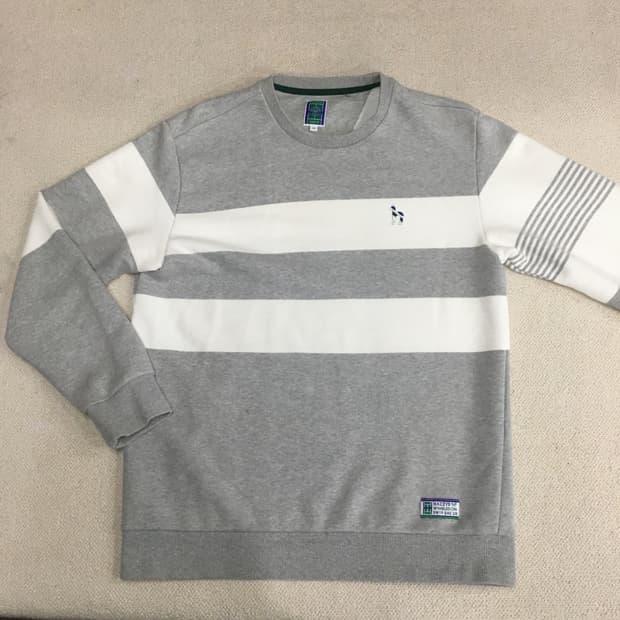 헤지스 스몰로고 맨투맨 BB18