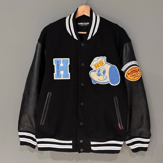 Honest College by 스튜디오 세븐 레더 바시티자켓 