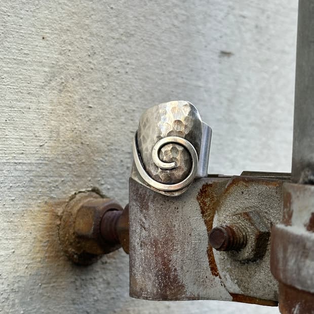 Handcrafted Karen Silver Hammered Ring🌀