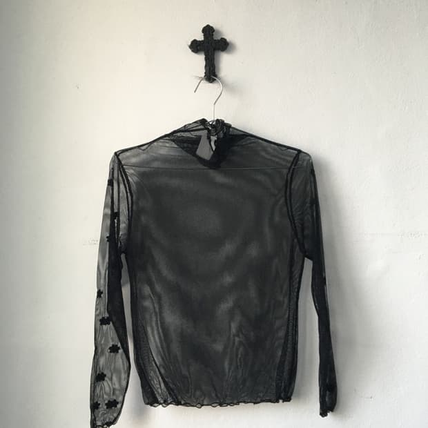 Mesh high neck sleeve