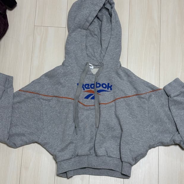 REEBOK 크롭 후드티