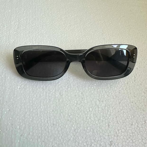 유니클로 렉탱글 선글라스