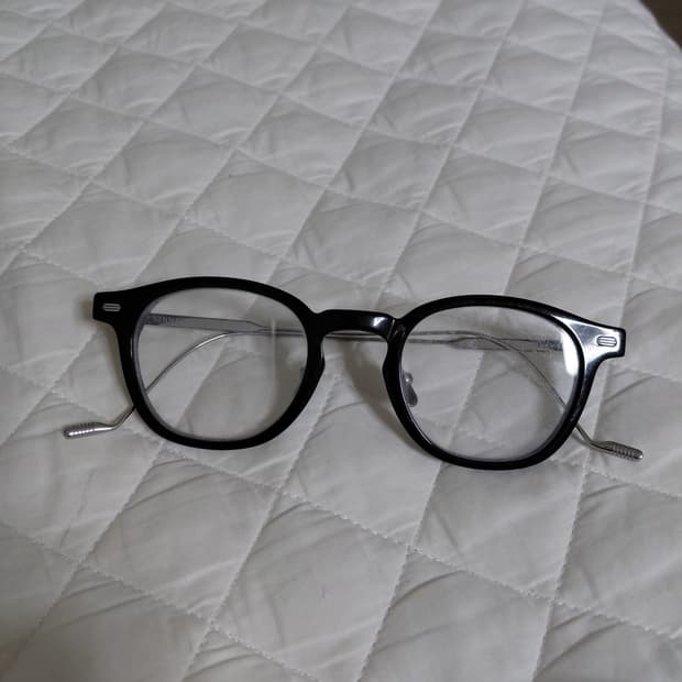 젠틀몬스터 에디 01 안경 팝니다 