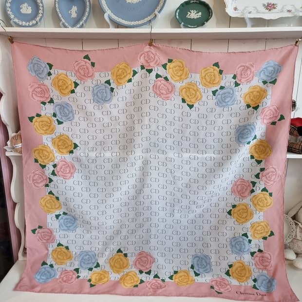 크리스챤 디올 CD 로즈 스카프