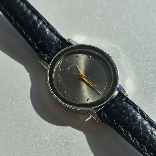 세이코 엑셀린 여성 가죽 쿼츠 시계