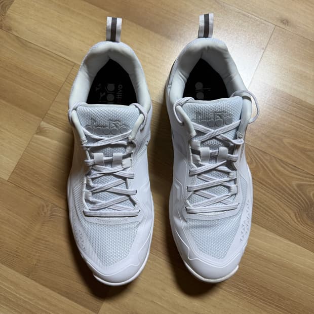 디아도라 테니스화