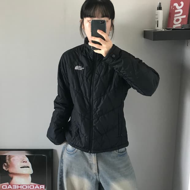 노스페이스 로고 블랙 경량 패딩