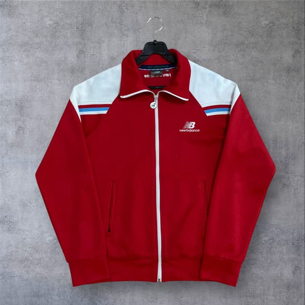 뉴발란스 스몰 로고 레드 배색 트랙탑 져지