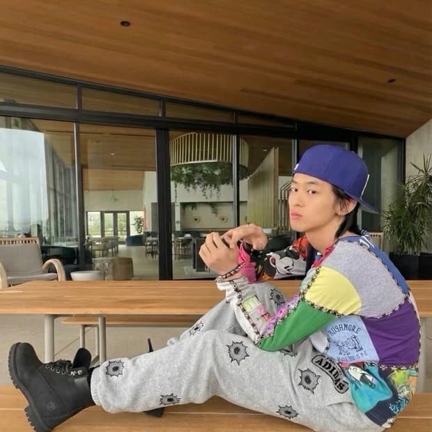 ( 레어) 제레미스캇 x 아디다스 블렛홀 프린트 스웻팬츠