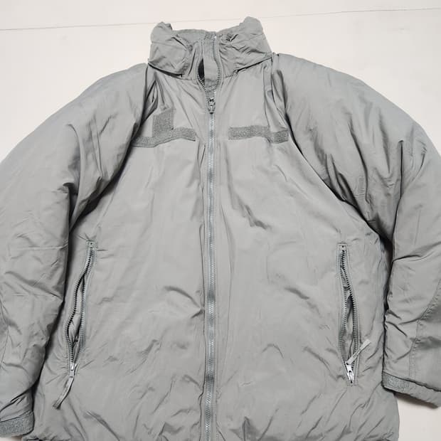 미군 오리지날 레벨7 프리마로프트 파카 팝니다.