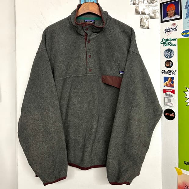 00‘s 파타고니아 신칠라 스냅티 ’차콜/브라운‘