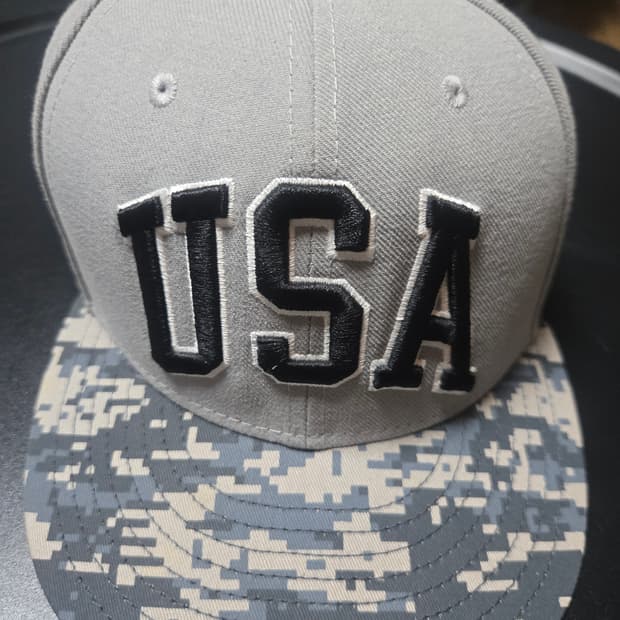 뉴에라 USA 디지털 카모 스냅백 (그레이/카모)