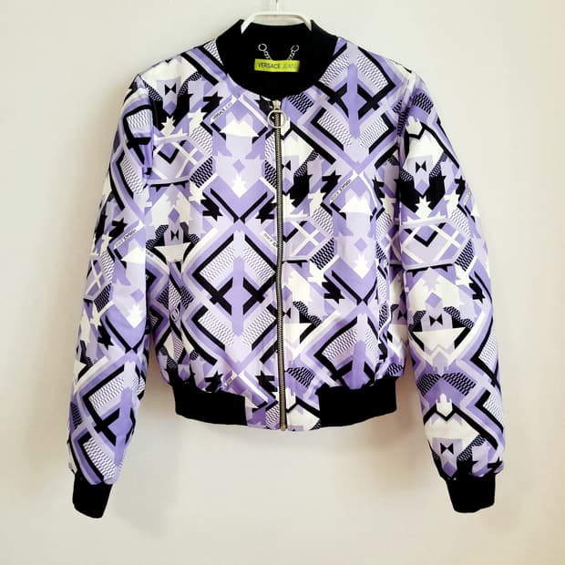 베르사체 봄버 자켓 로고플레이 패턴 (44-날씬66) 새상품 수준 컨디션
