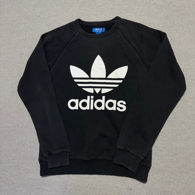 아디다스 맨투맨