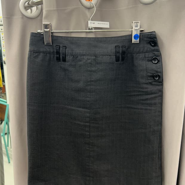 질스튜어트 트리플스냅 미디스커트