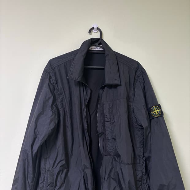 23FW 스톤아일랜드 크링클랩스 나일론 오버셔츠 자켓