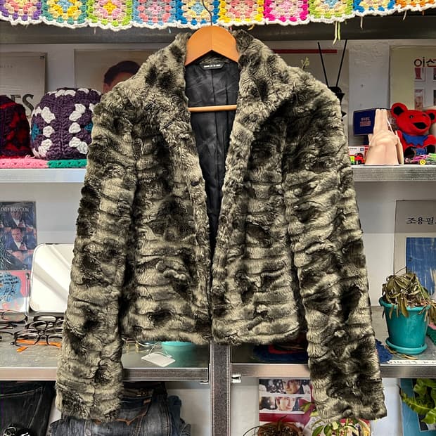 Comme Ca Du Mode Cropped Fur Jacket