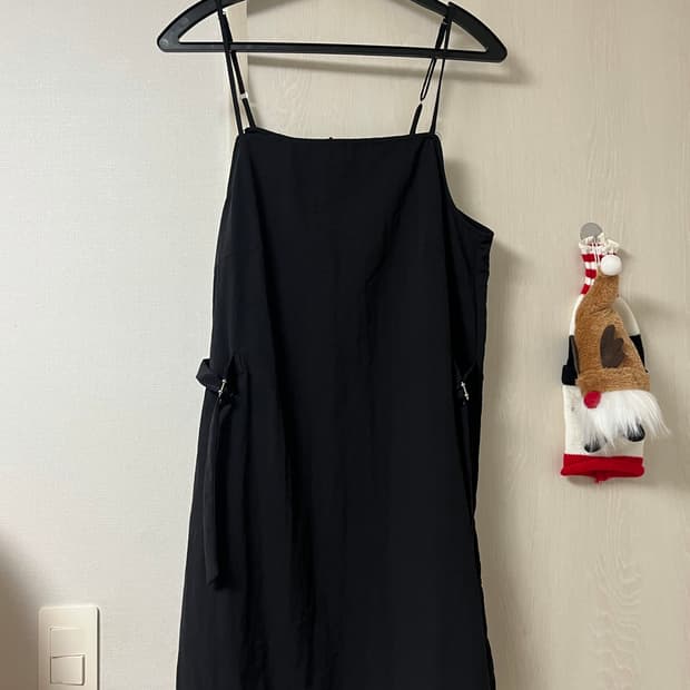 free) 새상품 리언스 아노락 버클 슬리브리스 원피스