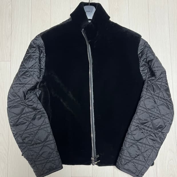 디올 까나쥬 시어링 경량패딩