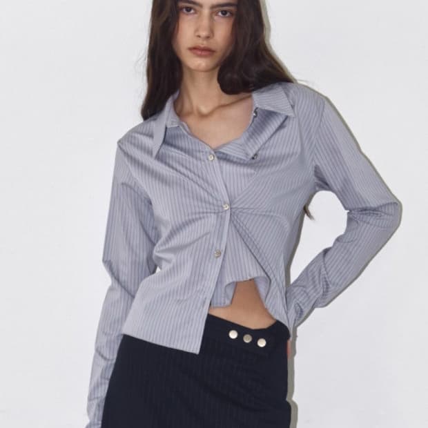 폴리수엠 pinstripe ruched shirt