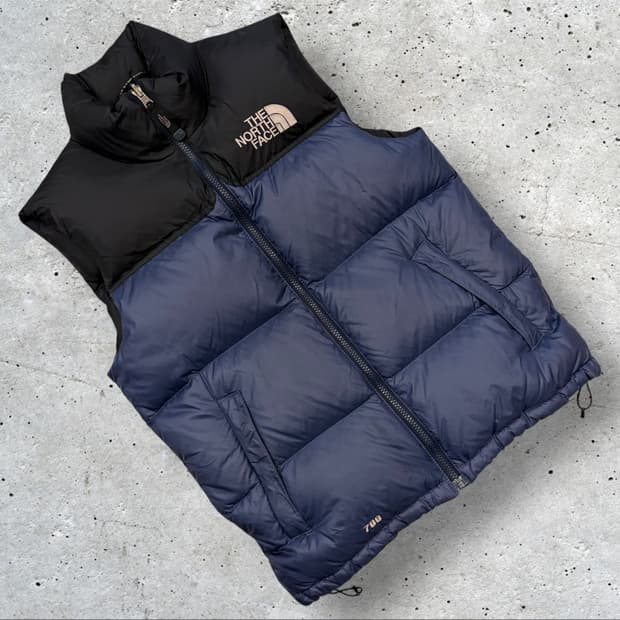 [85] 노스페이스 700 다운 눕시 패딩 조끼 블랙/네이비 D213