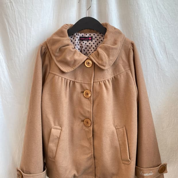 LOVETOXIC 브라운 하프코트(-66)