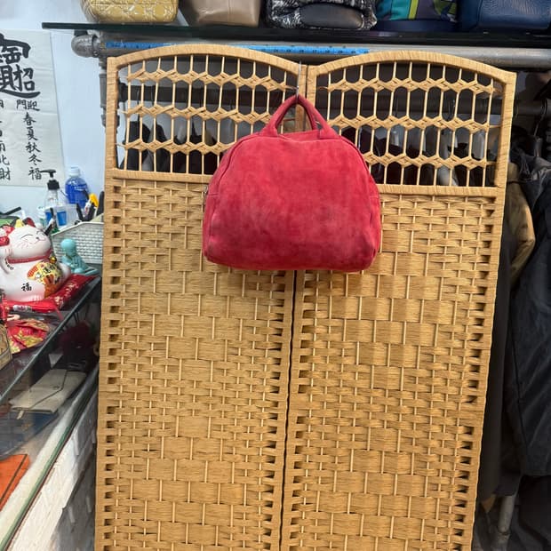 정품 꼼데가르송 스웨이드 가죽 보스턴백 팝니다