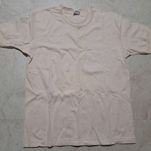 니들워크 헨리넥 반팔 티셔츠 