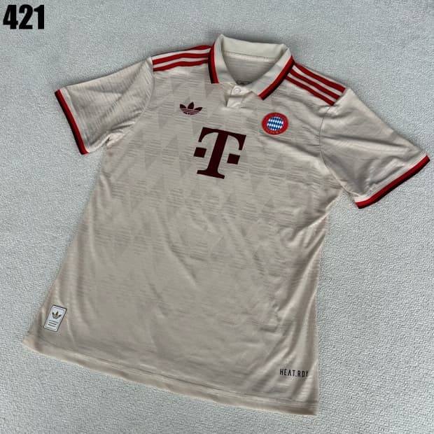 아디다스 축구 유니폼 