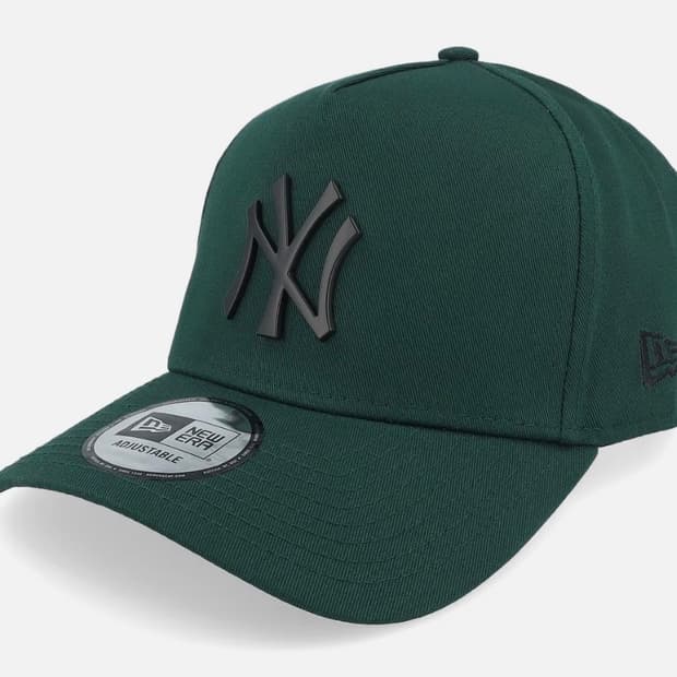 New York Yankees Metal Badge 9Forty