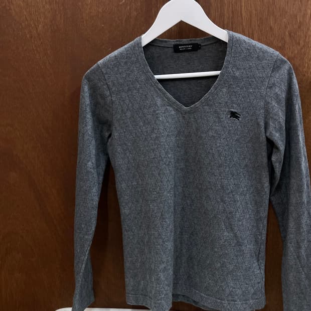 버버리 블랙 로고 롱슬리브 