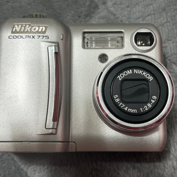 니콘 쿨픽스 775 디카