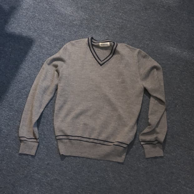 빔즈보이 v넥 니트