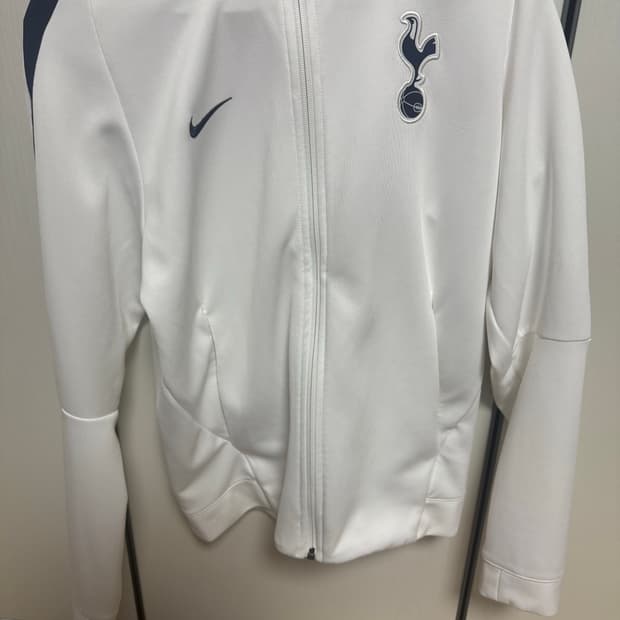 토트넘 17 18시즌 나이키 트랙탑 판매합니다