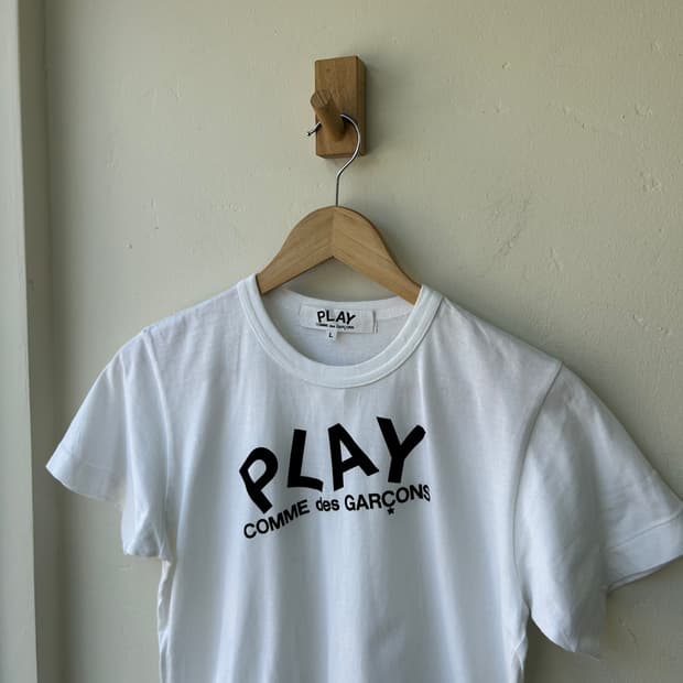 16965 - 꼼데가르송 PLAY 로고 반팔 티셔츠