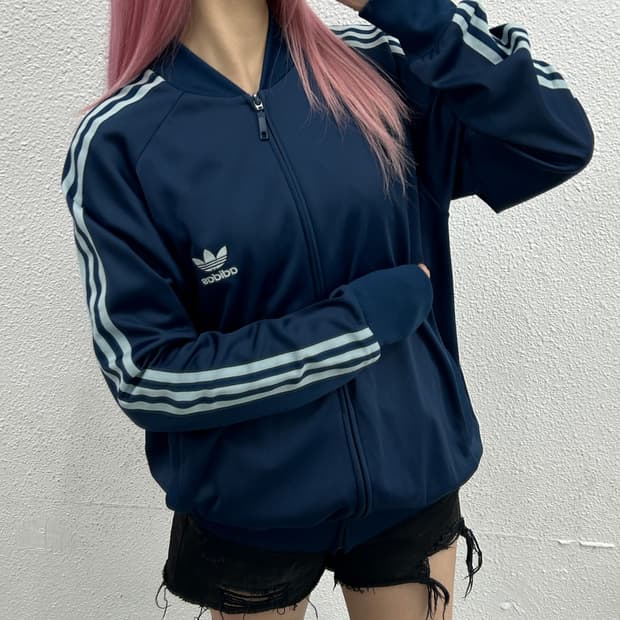 아디다스 슈퍼스타 스카이블루라인 네이비 트랙탑 110