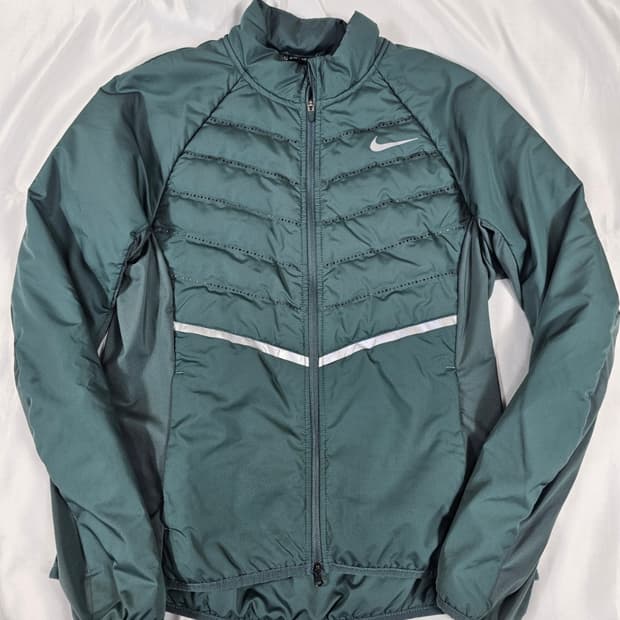 나이키에어로로프트자켓