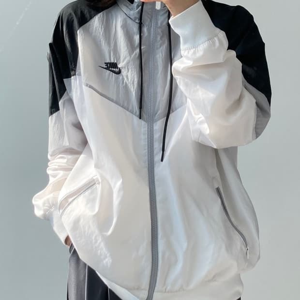 나이키 빅로고 바람막이