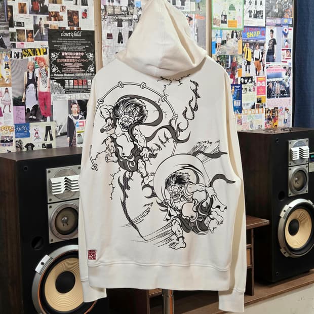 JPN 카라쿠리 타마시 풍신 오리엔탈 레터링 자수 후드집업