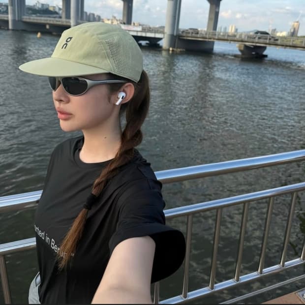 [새상품] 온러닝 퍼포먼스캡 케이퍼