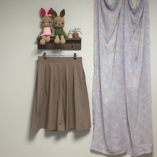 베이지 스커트