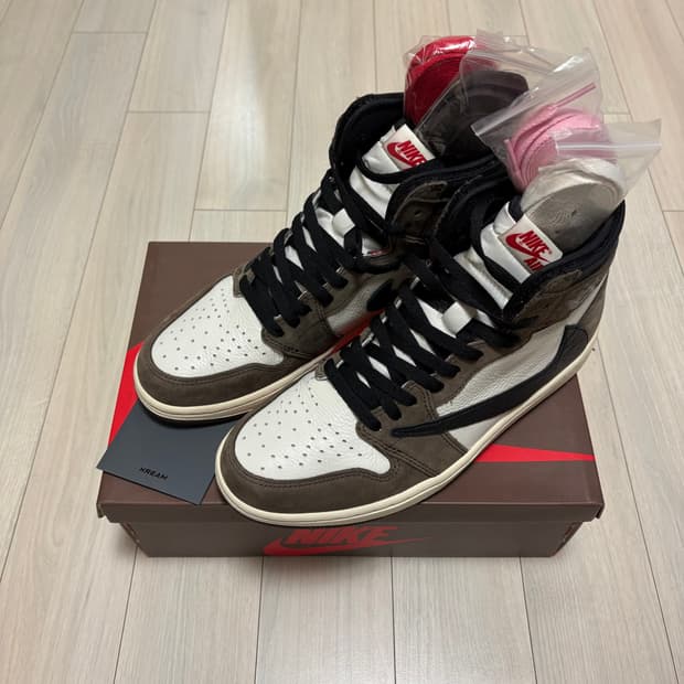 [275]조던1 트래비스스캇 OG 모카 하이