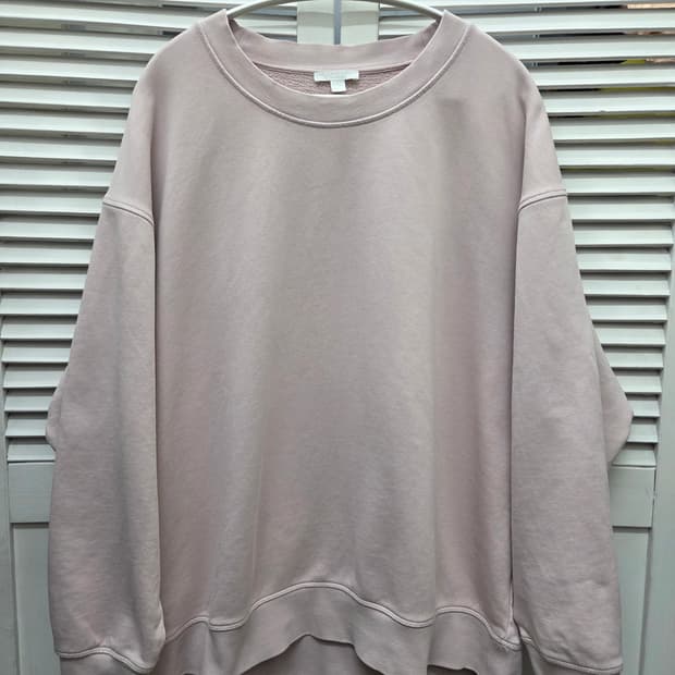 코스 라이트핑크 오버핏 맨투맨