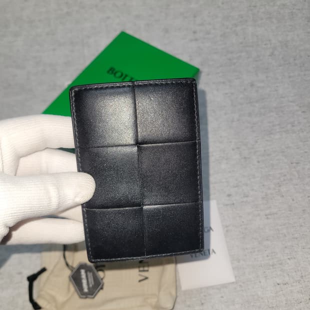 보테가베네타 카드지갑 팝니다