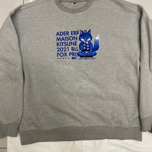 아더에러 메종키츠네 메디테이션 폭스 스웻셔츠 그레이