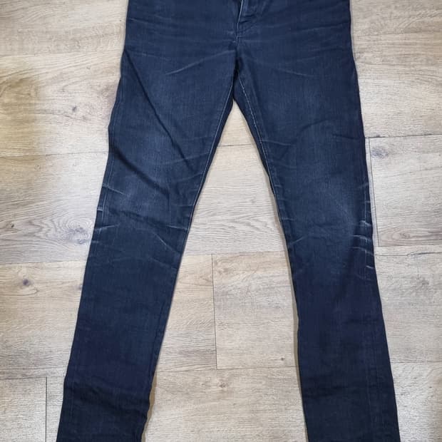 생로랑 15SS 밑단 디스진