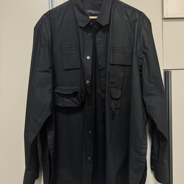 루이비통 LV 1A5CU9 멀티포켓 유틸리티 셔츠 XL / A급