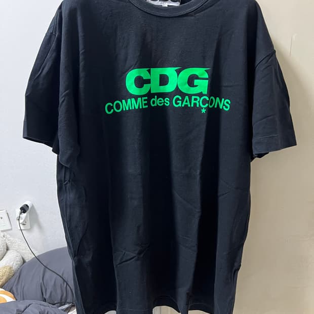 꼼데가르송 CDG 네온 그린 반팔 오사카 한정 반팔 XXL