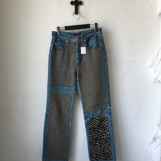 Patch point denim pants
